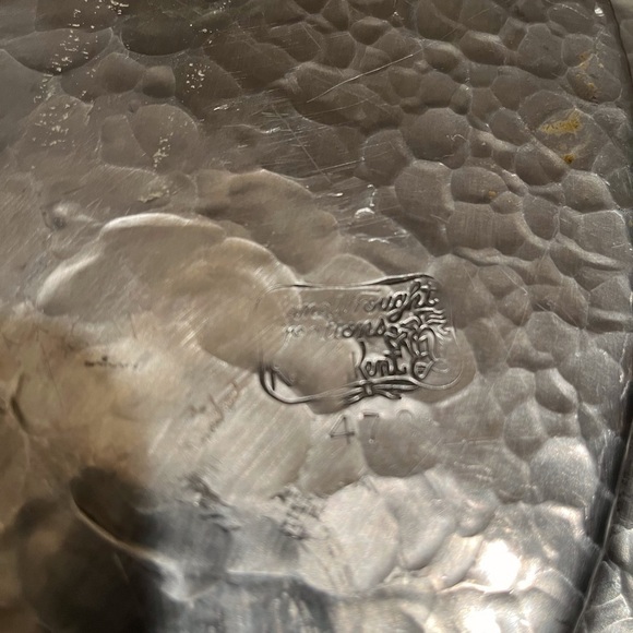 Mid-Century Hammered Aluminum Tulip Tray by Rodney Kent Hand Wrought Creations - Picture 10 of 11